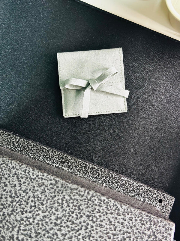 Squared Single Magnet Pouch